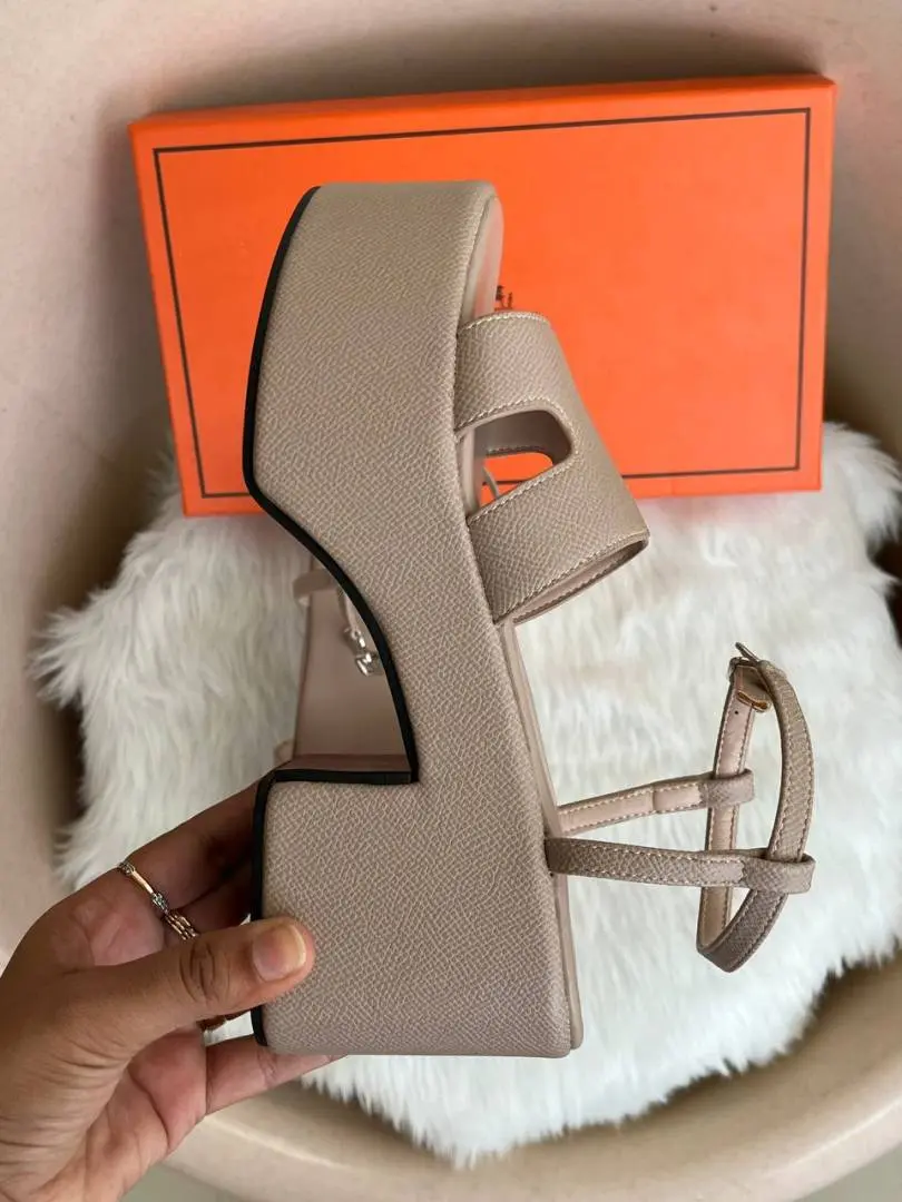 Hermes Jam 30 Khakhi Platform Sandal With Original Box - Image 2