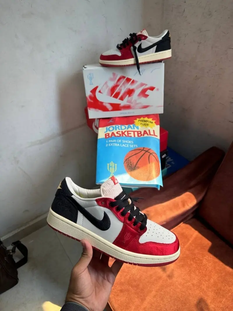 Air jordan 1 Low Trophy Room - Image 3
