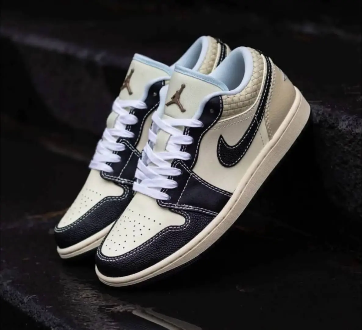 Air Jordan 1 Low SE Coconut Milk Black - Image 4