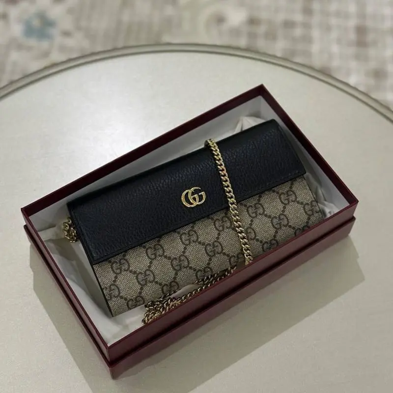 Gucci 73 GG Supreme ChainWallet With OriginalBox DustCover - Image 2