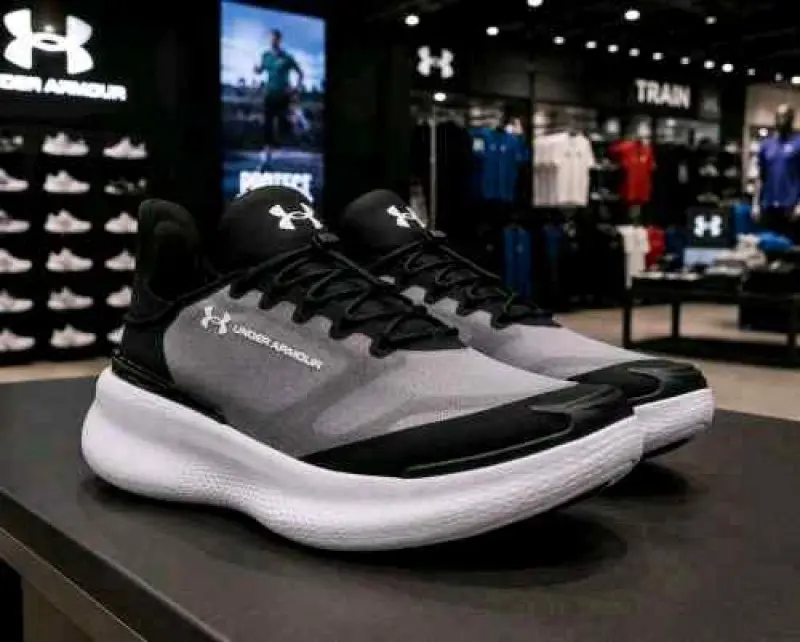 Underr Armourr Nova Slipspeed Black White 109 - Image 4