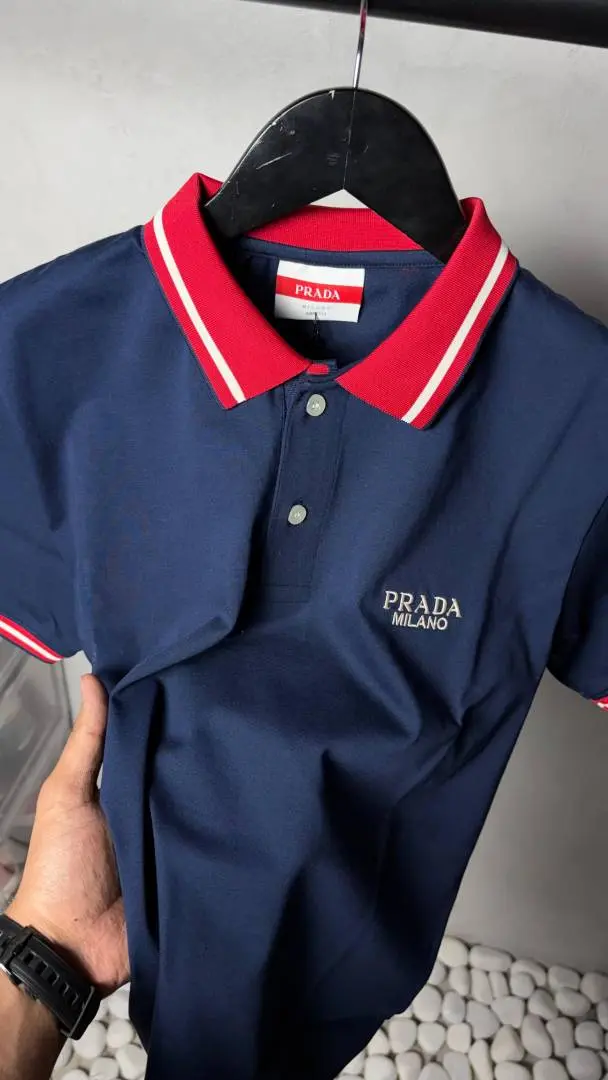 Prada Premium T Shirt with original box packaging 1812 - Image 2
