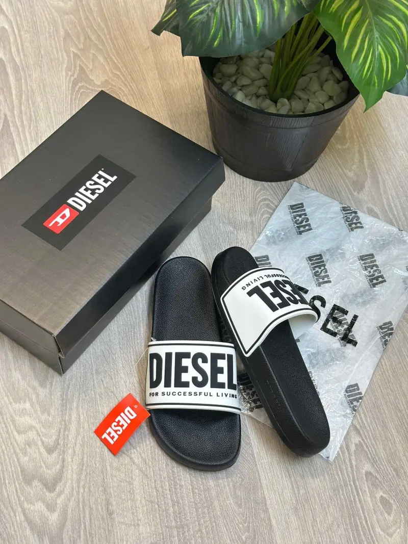 Diesel Mayemi Logo Embossed White Black Slides - Image 2