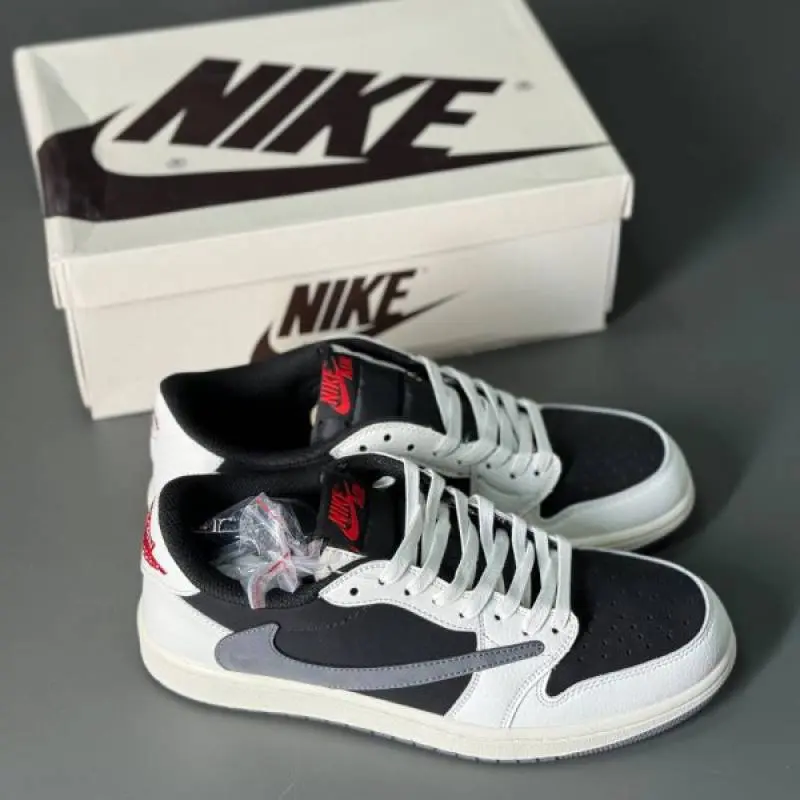 Travis Scott X Air Jordan 1 Low Og Grey Black 2004 - Image 3