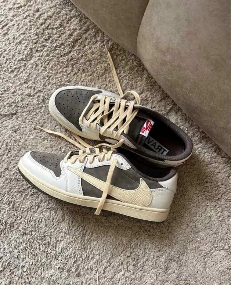 Air jorda.n retro 1 travis scott low reverse mocha - Image 4