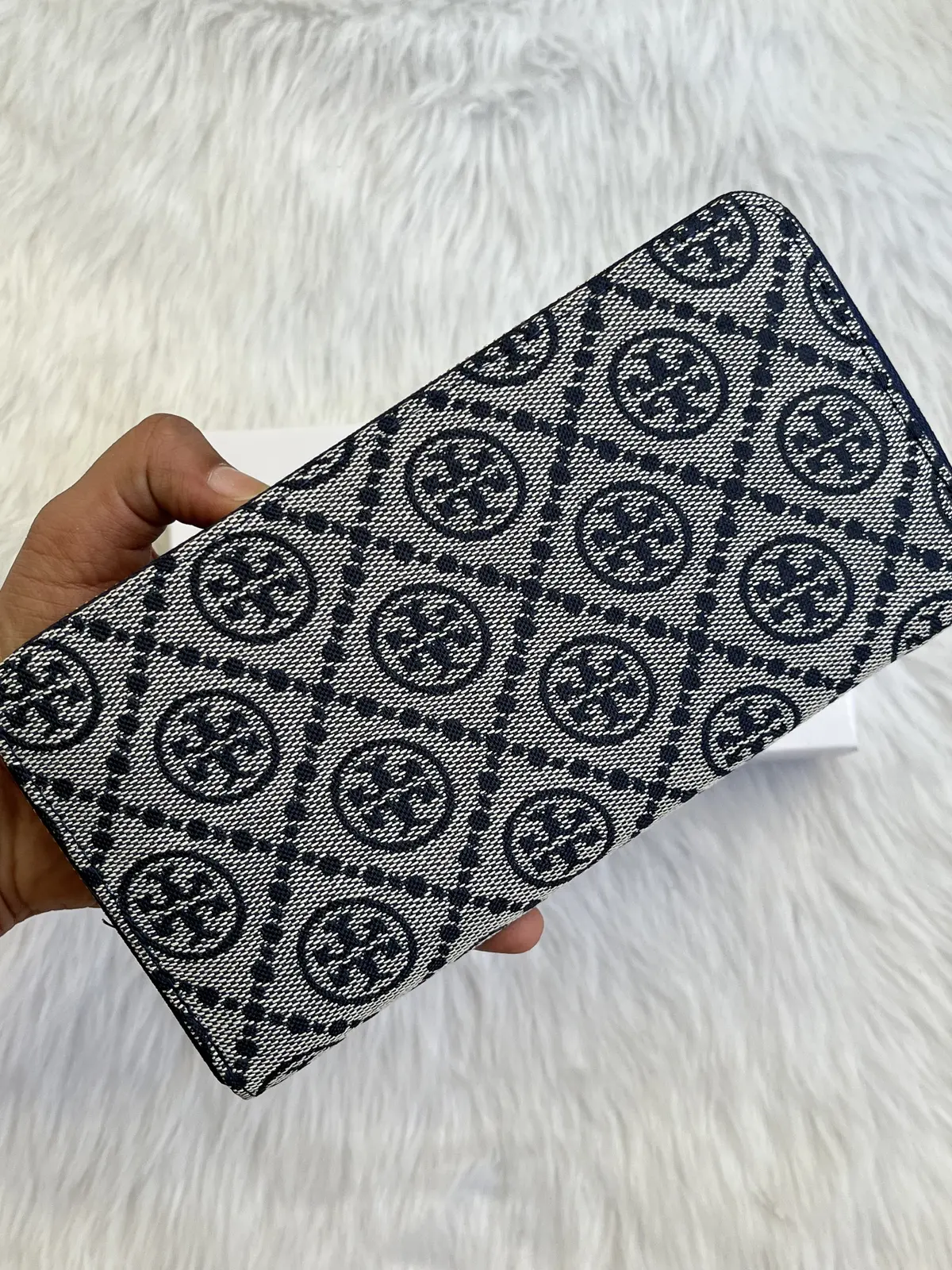 Tori Burch 69 Blue Single Zippy Wallet WithOriginalBox - Image 3