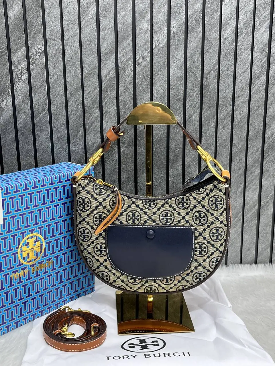 Tori Burch Jacquard Cresent Slingbag With OriginalBox - Image 2