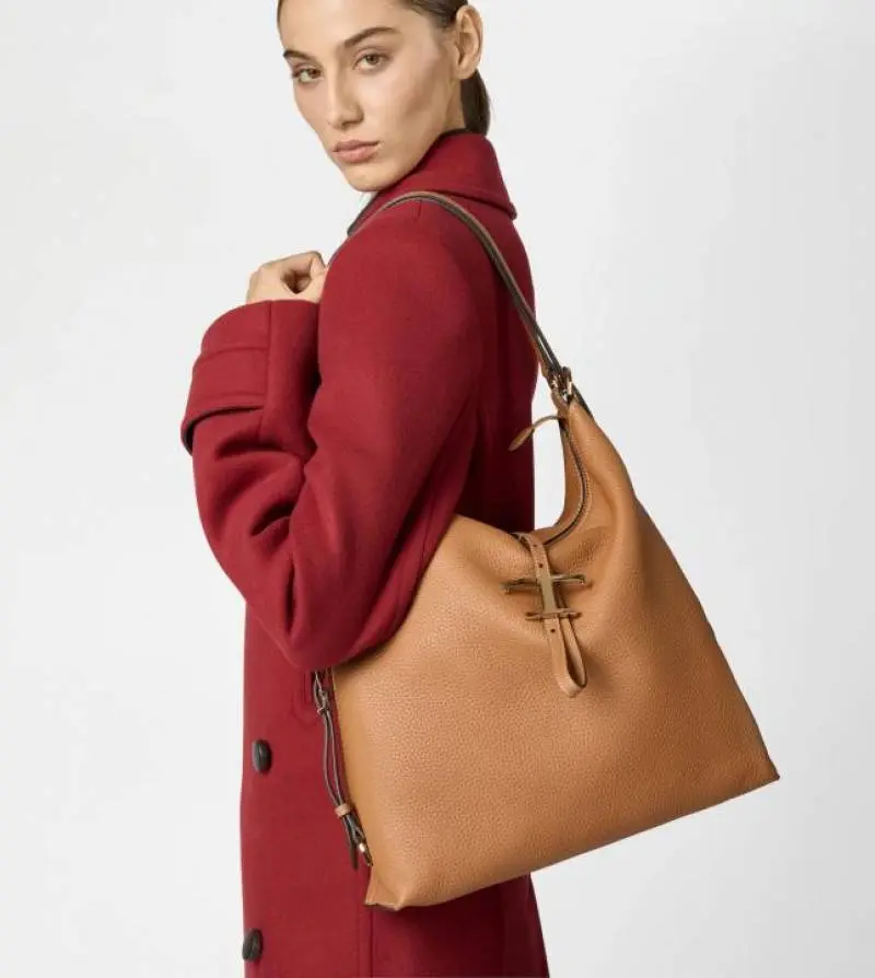 Todds T Timeless Pebble Premium Leather Bag With OG Magnetic Box With Dust Bag (Tan - 1183) - Image 4