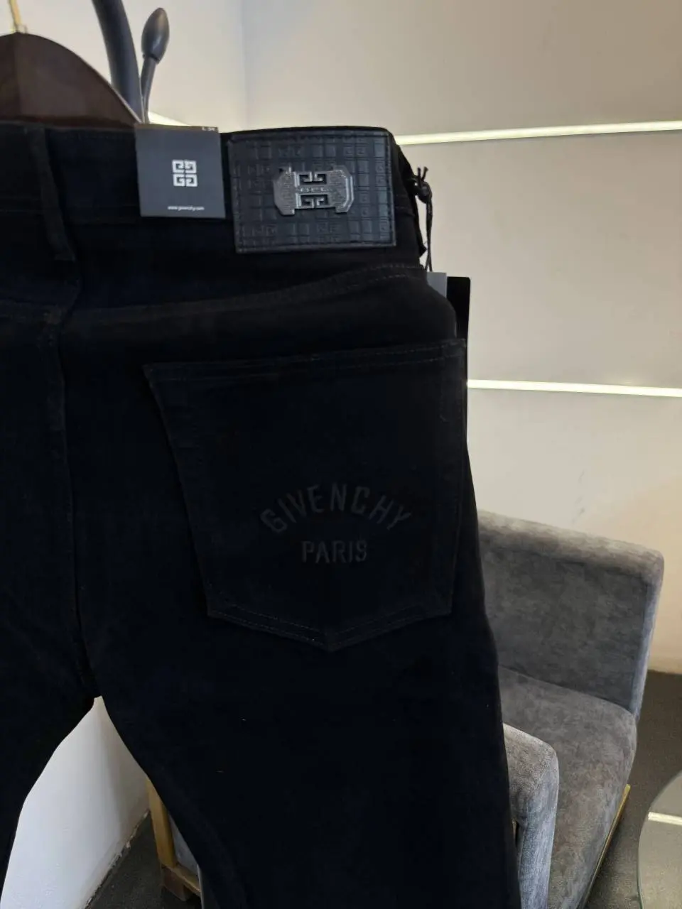 Givench y Jet black imported denim with brand buttons and pockets - Image 4