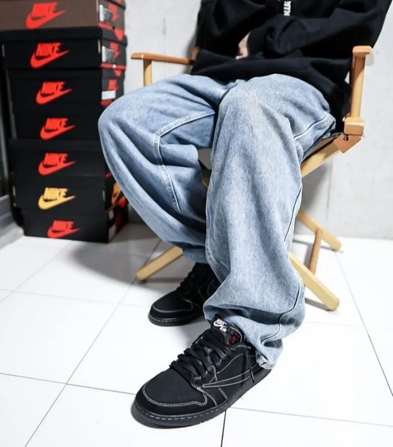 Travis Scott x Air Jordan 1 Low OG Black Phantom - Image 3