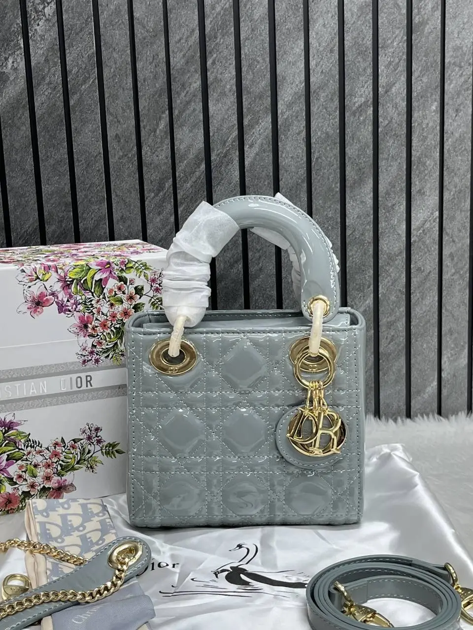 Dior Lady Mini Patent Leather With OriginalBox DustCover 2LongBelt-Chain-And-Leather StarCharm Ribbon Highend - Image 8