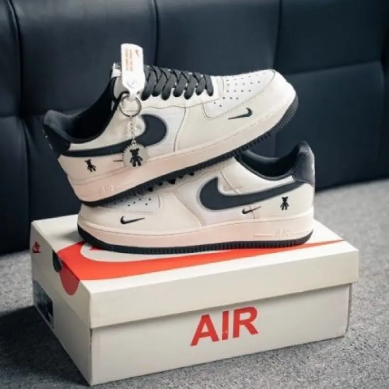 Nike airforce 1 07 low violent bear joint linen beige black sneaker - Image 4