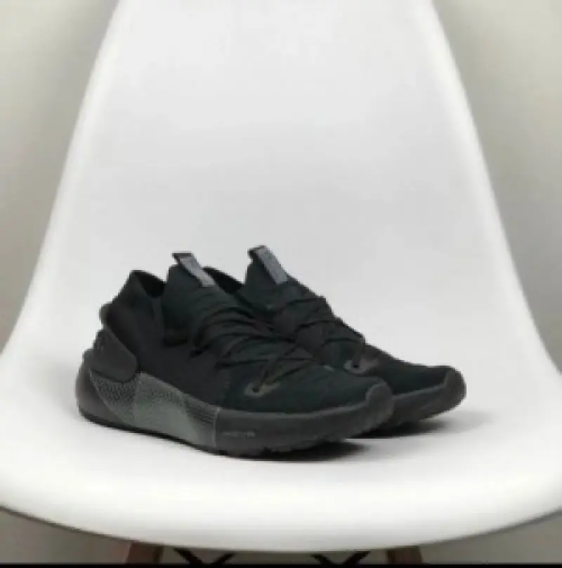Under Armor Hovr Phantom 3 All Black