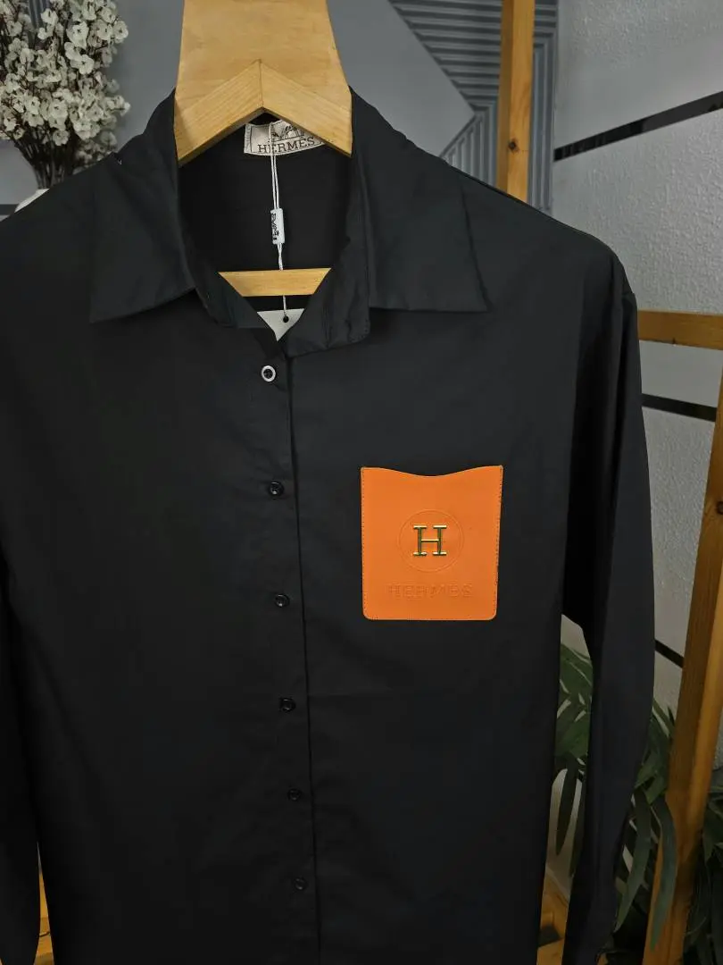 Herm Logo Shirt Black S132-BK - Image 4