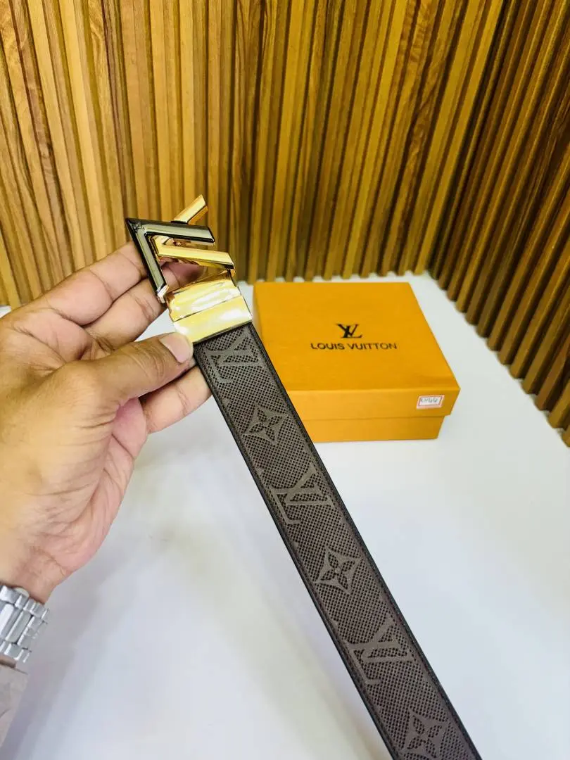 44 LV LOIUS VUTTON PREMIUM QUALITY REVERSIBLE BELT - Image 3