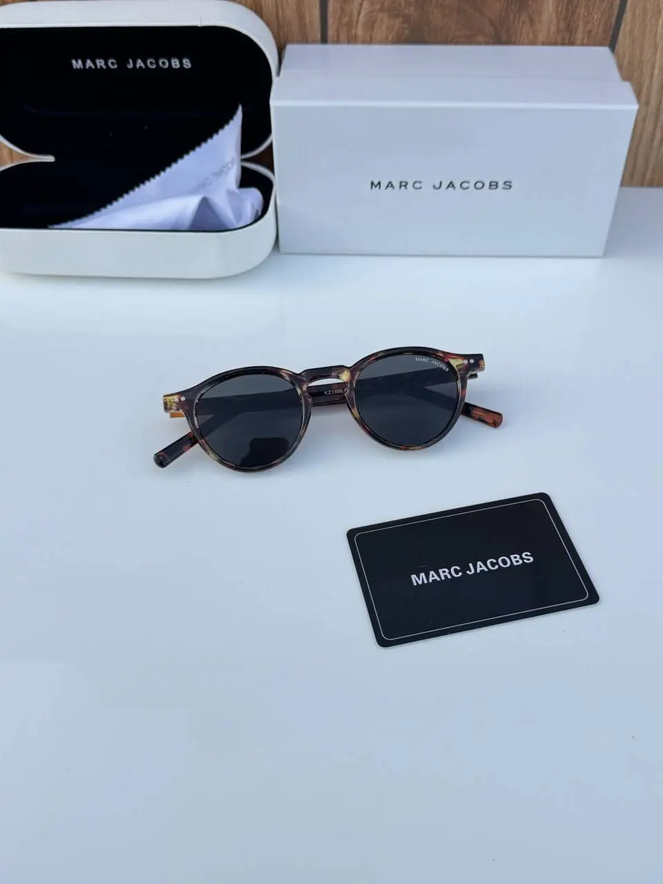 Marc jacobs 1103 tiger black - Image 5