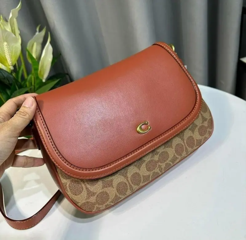 Coach Legacy Premium Shoulder Bag With OriginalBox - Image 3
