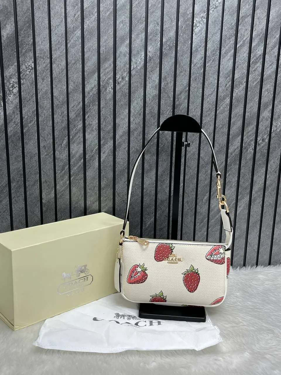 Coach Nolita 19 Highend With OriginalMagnetBox Flowercharm