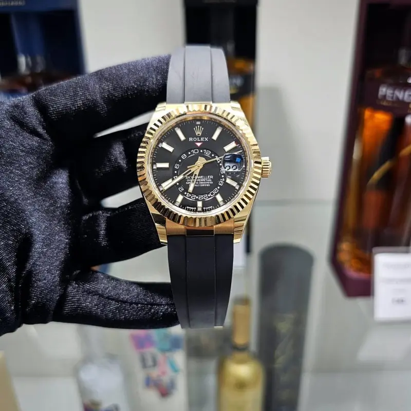 Rolex Oyster perpetual Sky Dweller - Image 2
