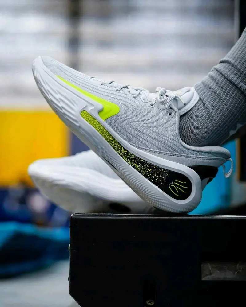 Under Armorr Curry 12 Gravity - Image 2