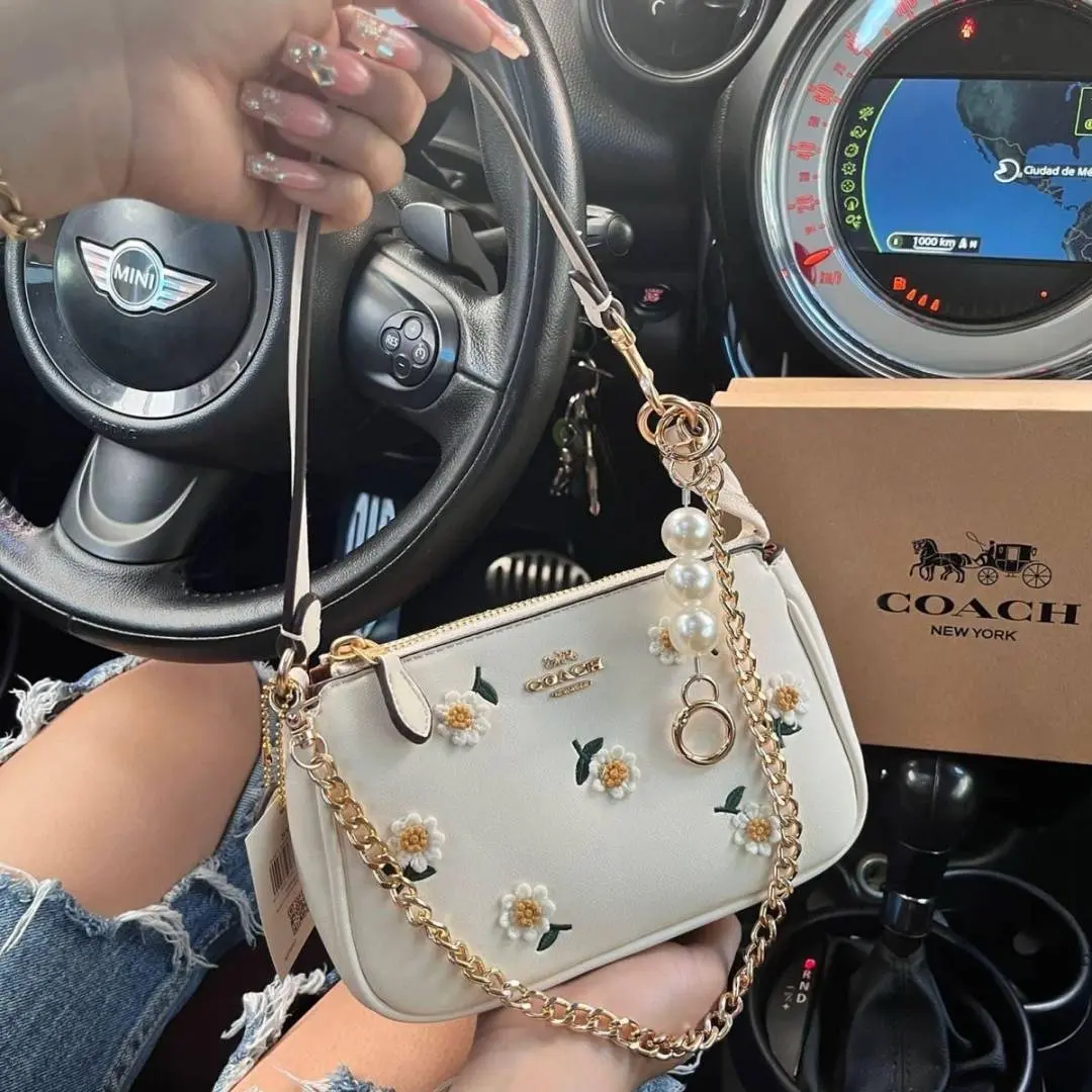 Coach Nolita 18 Daisy White With OriginalBox Dustcover Pearlchain - Image 4