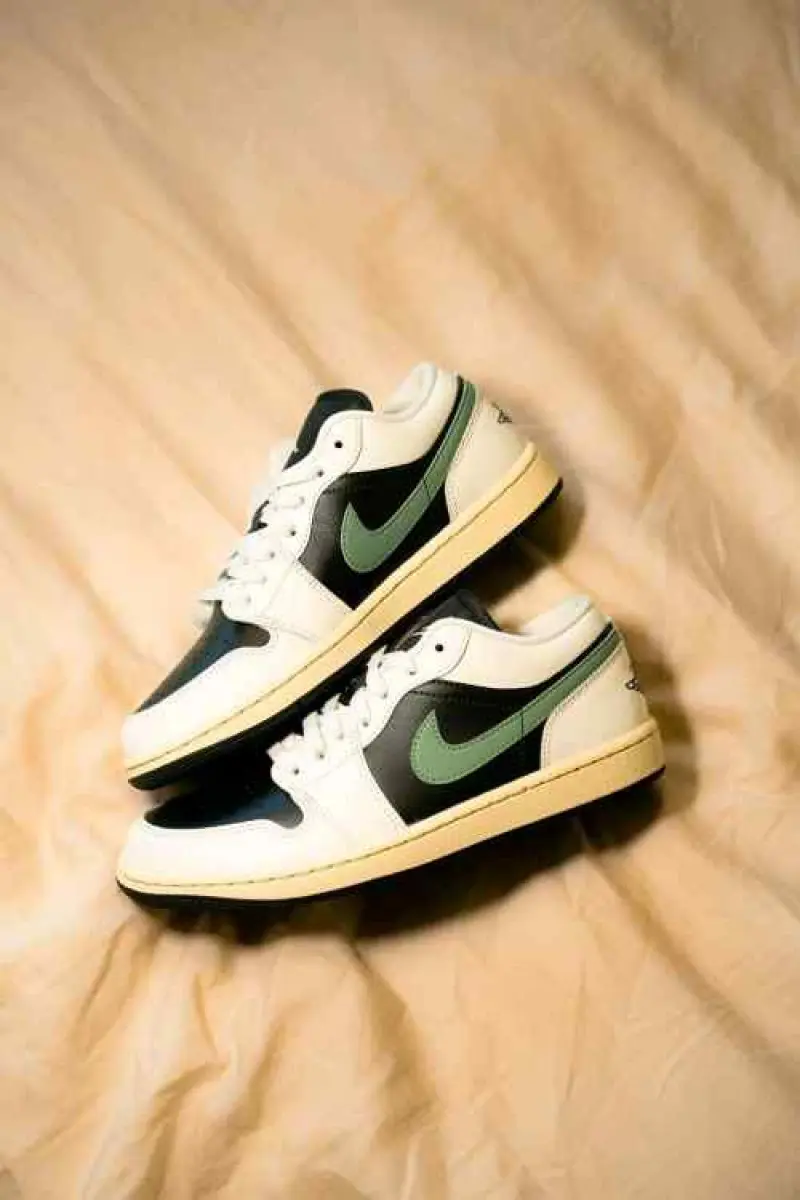 Nike Air Jordan 1 Low Jade Smoke - Image 3