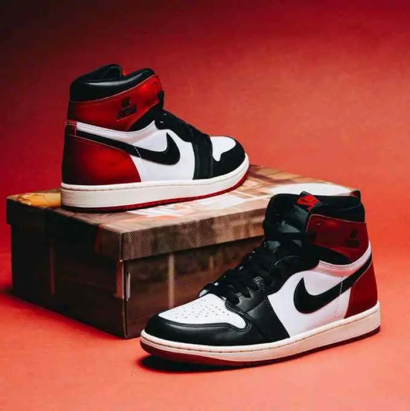 Air Jordan 1 Retro OG High Black Toe Reimagined SEMI UA - Image 2