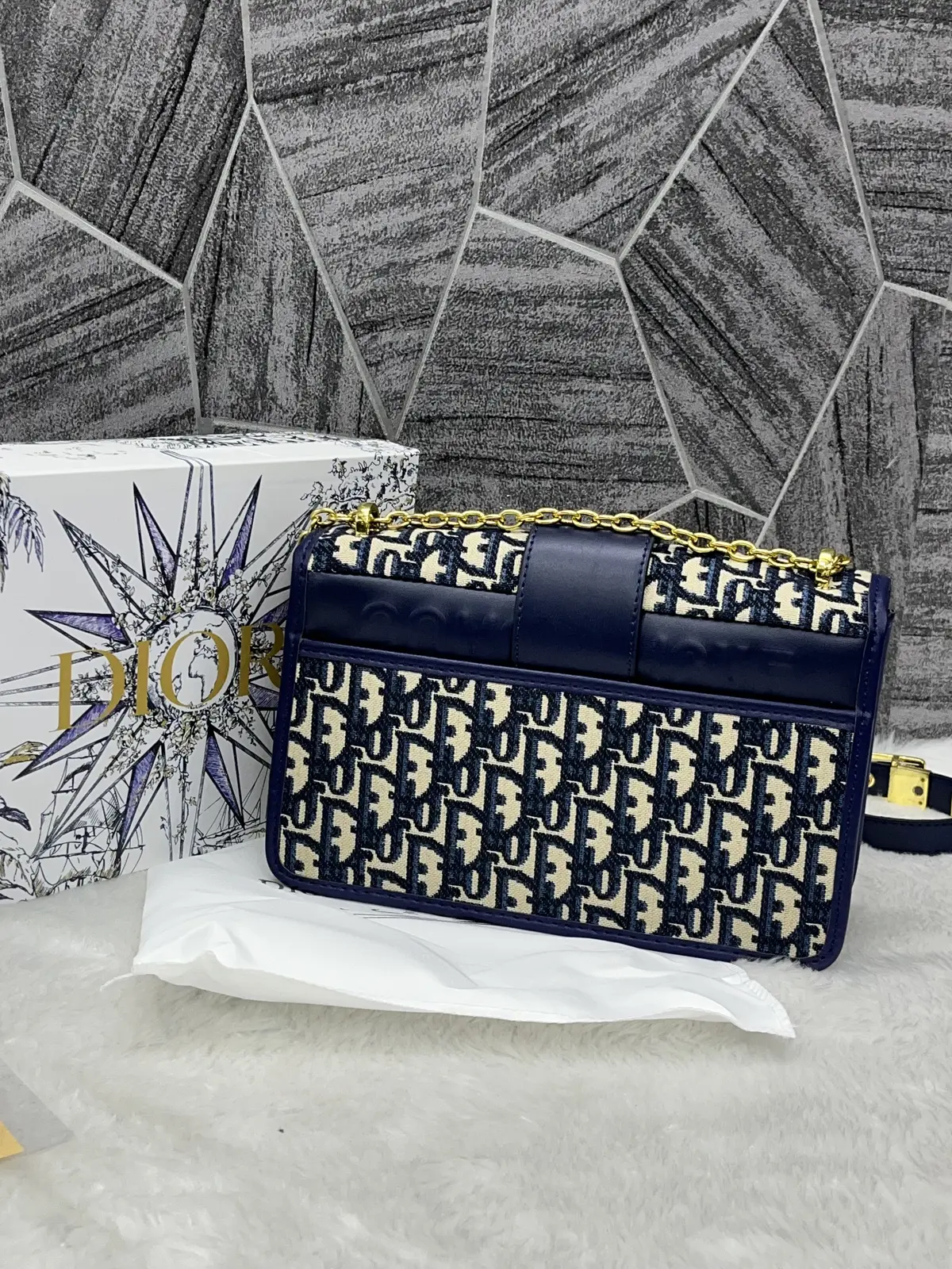 Dior 30 Blue Montaigne East West Bag with Chain - Image 6