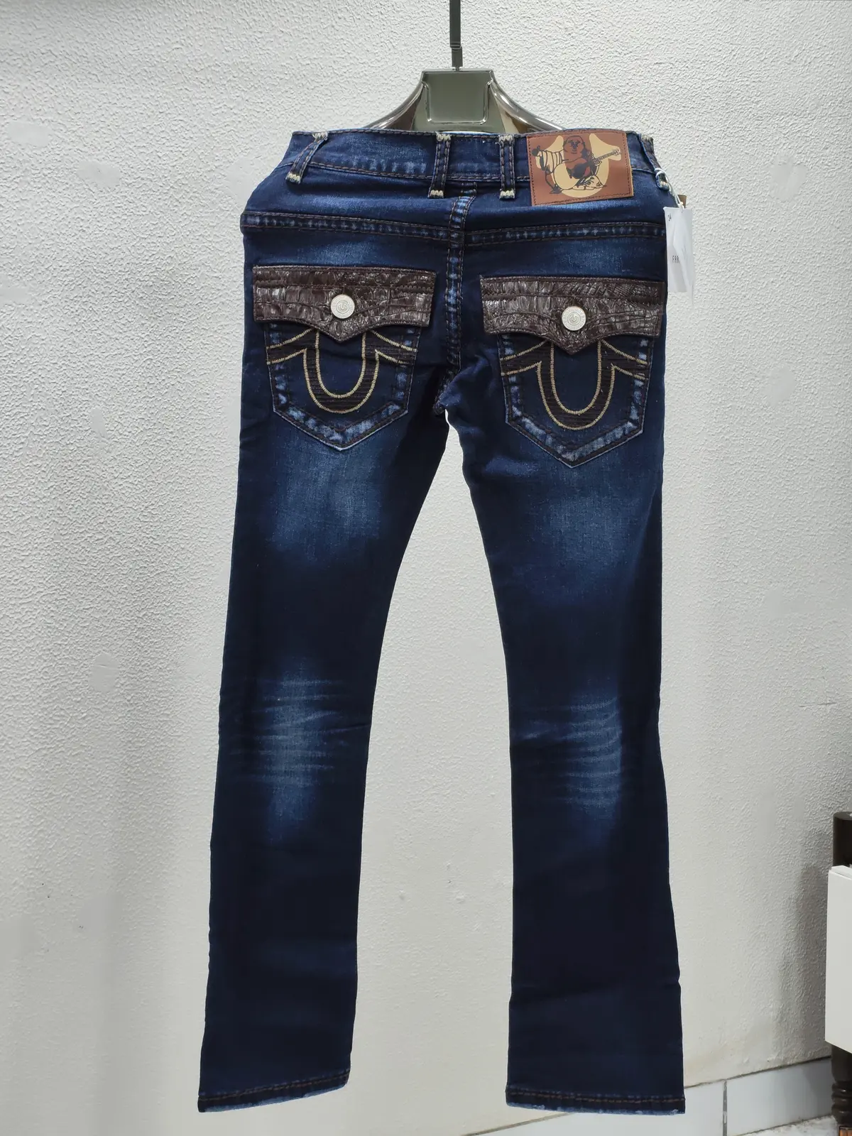 TRUE RELIGION IMPORTED STORE ARTICLE JEANS