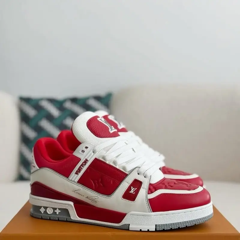 LOIUSs. VUITTON TRAINER SIGNATURE RED WHITE - Image 2