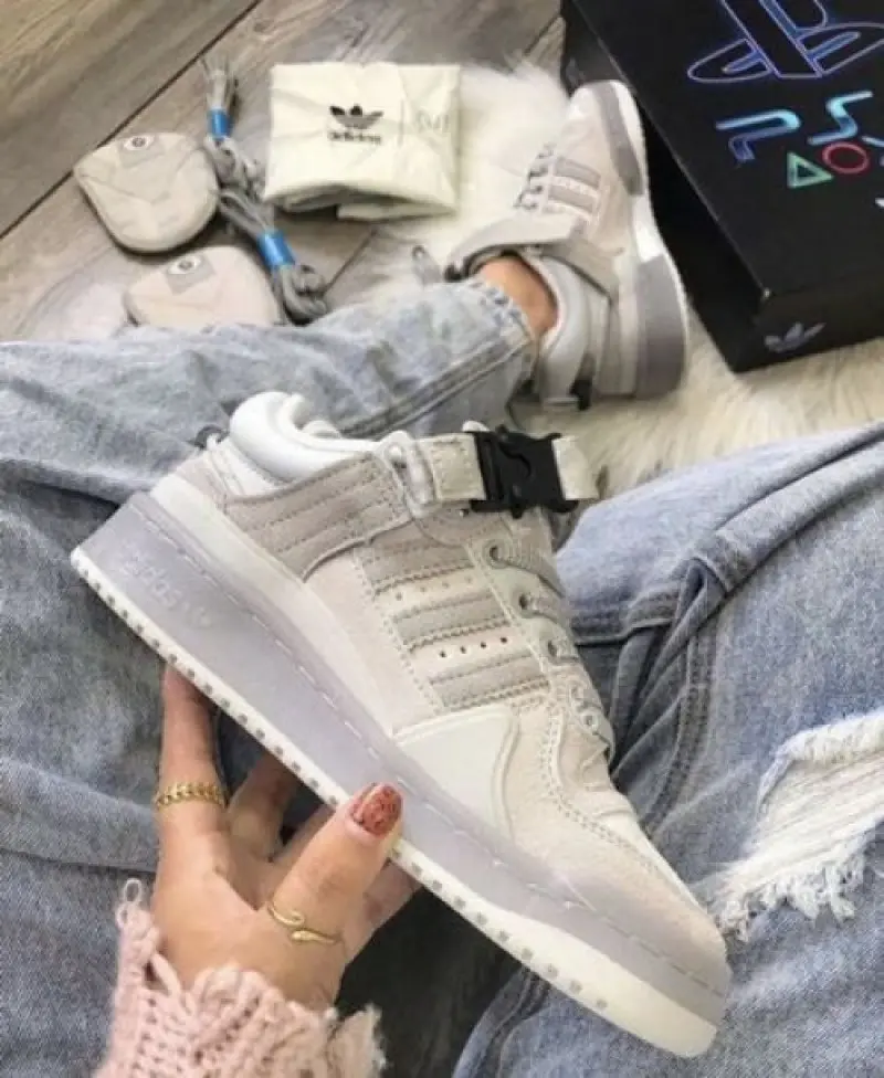 Adidas bad bunny grey - Image 5