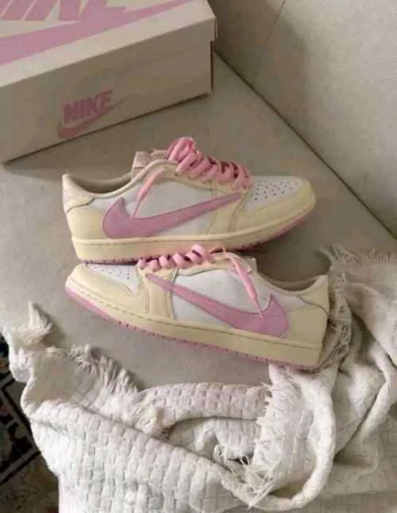 Travis Scott X Air Jordan 1 Low OG Shy Pink womens Semi Ua fix 145