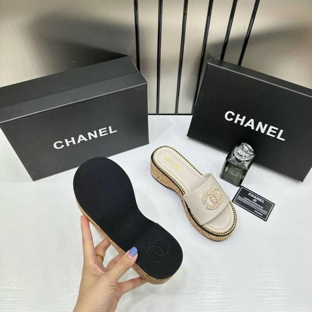 Chanel CC Platform White Sandal Slide With Original Box - Image 3