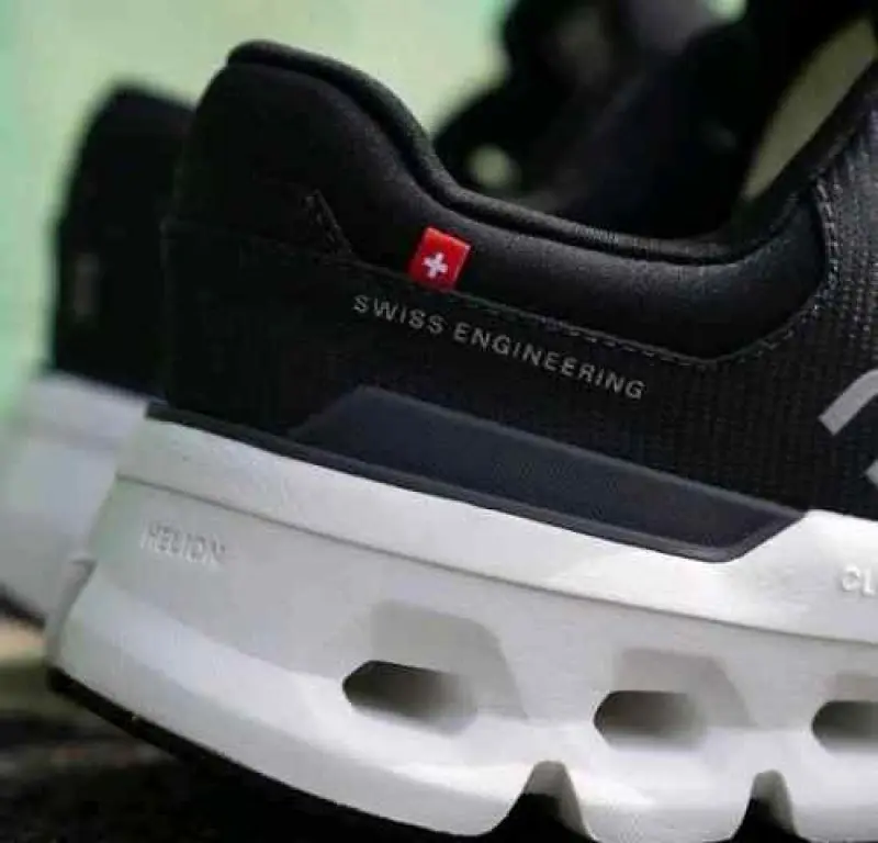 On Cloudrunner 2 Eclipse Black - Image 3