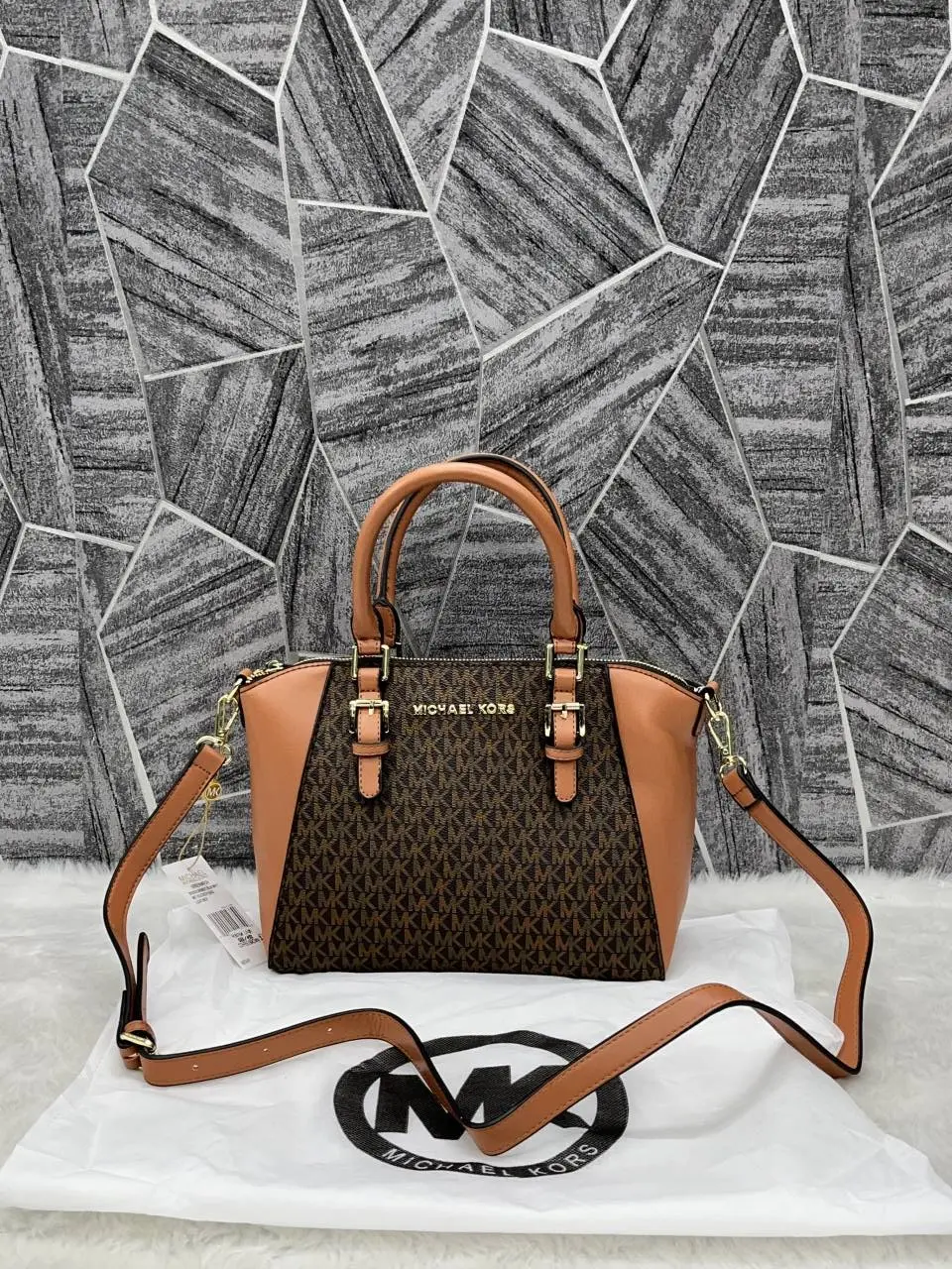 Michael Kors Sienna Medium Satchel Bag With DustCover - Image 3