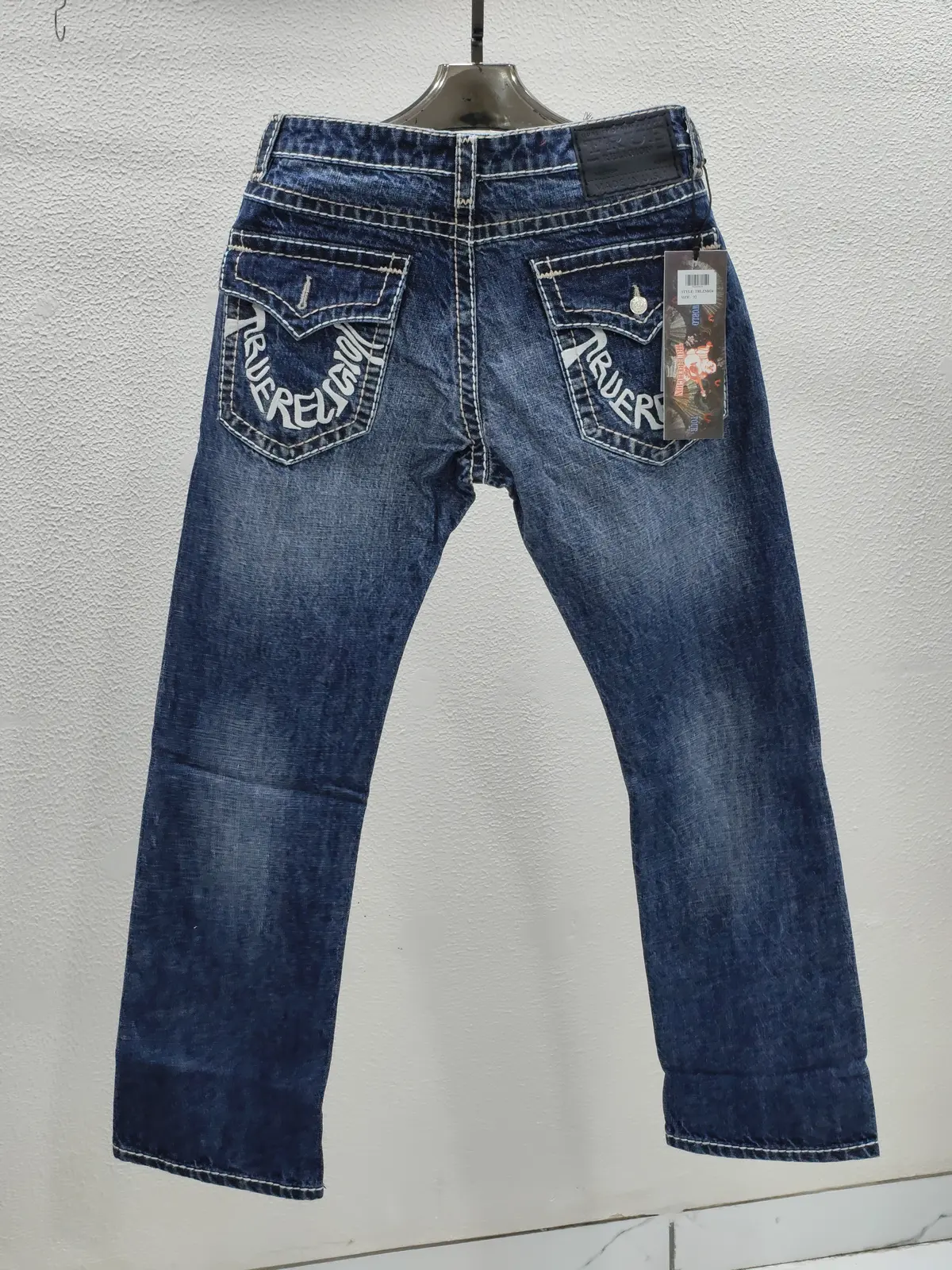 TRUE RELIGION IMPORTED STORE ARTICLE JEANS