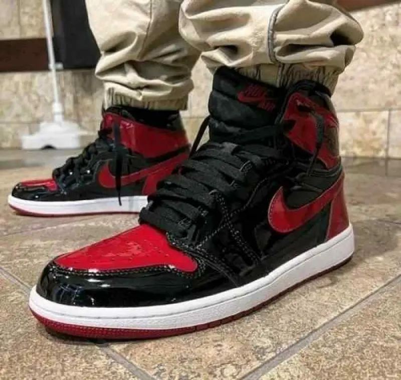 Nike Air Jordan Retro 1 Bred Patent Semi UA - Image 3