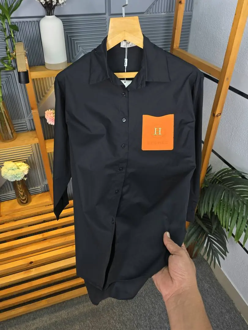 Herm Logo Shirt Black S132-BK - Image 3