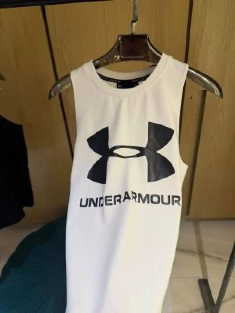 Under ARMOR IMPORTED STORE ARTICLE SLEEVELESS TANKS - Image 3
