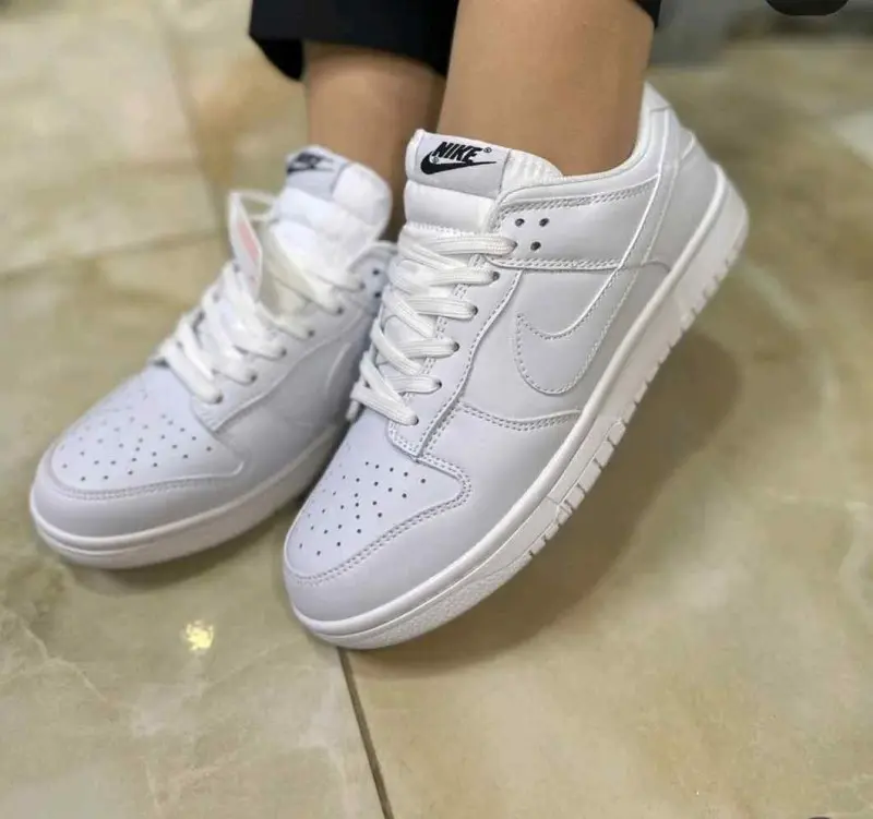 Nike Sb Dunk Low Pro Triple White - Image 3