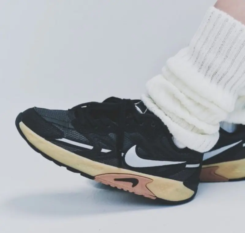 Nikkee. Jam Electric Black Gum