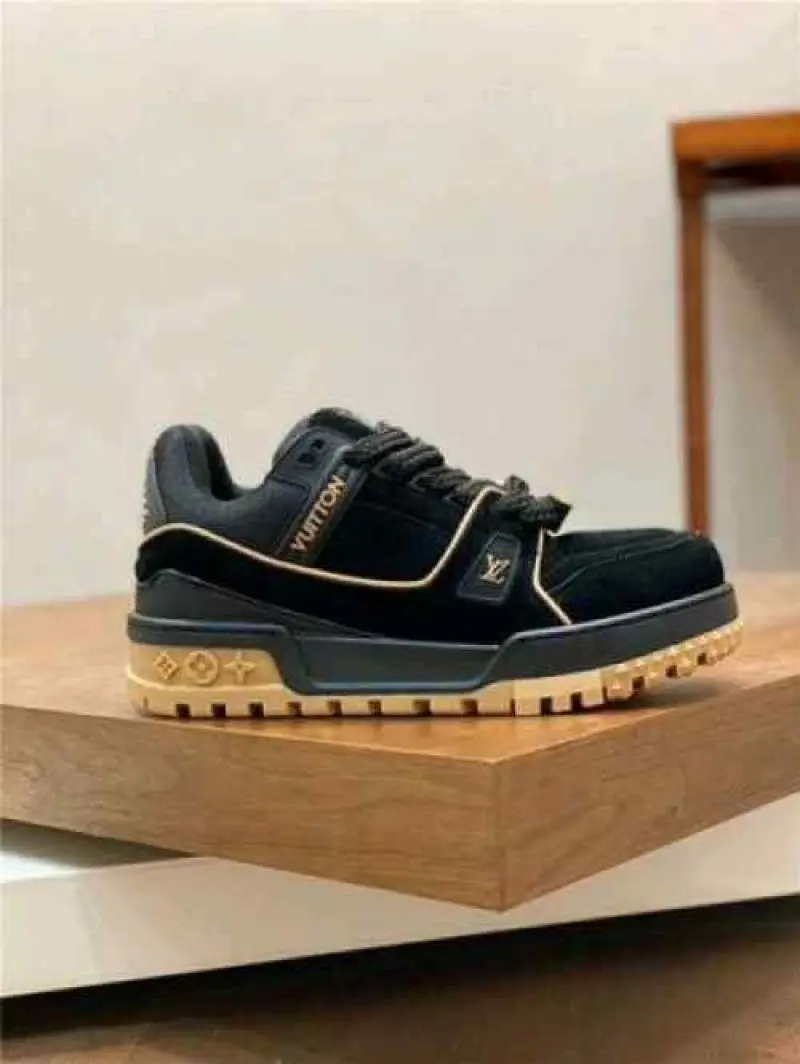 Louis Vuittonn Trainer Maxi Black Gum - Image 3