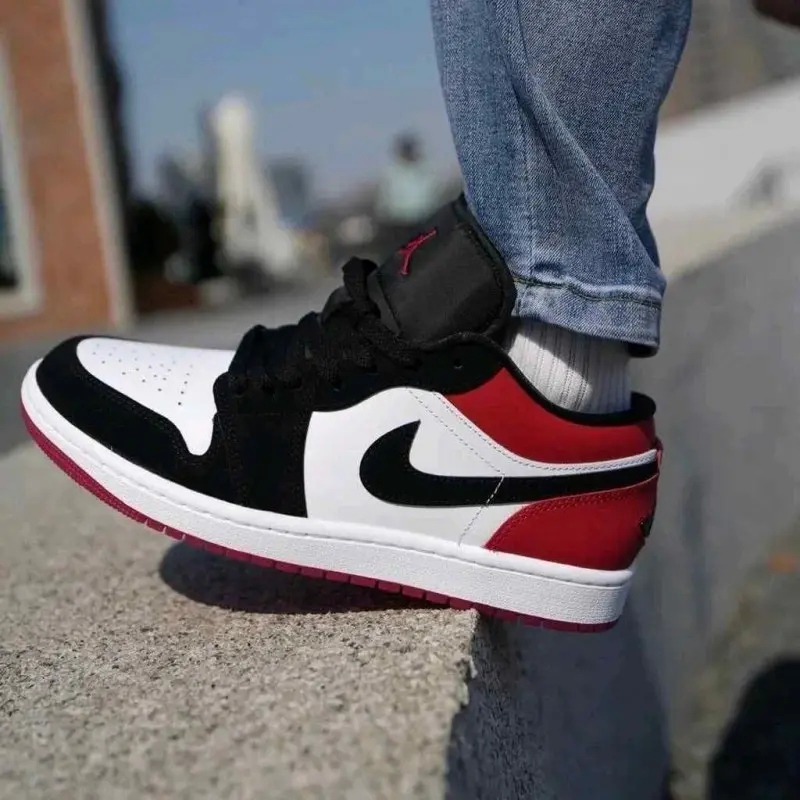 Air Jordan 1 Low Black Toe semi ua 2025 467 - Image 4