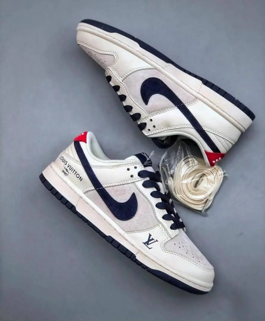 LOUUIS VUITTON X NIKKE SB DUNK LOW NAVY - Image 6