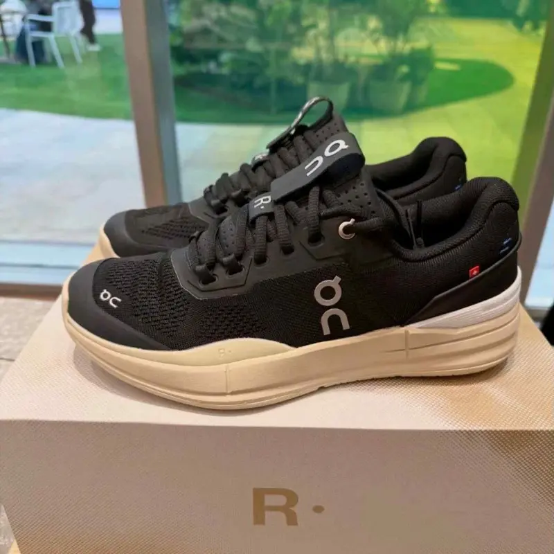 On Running Cloud Roger Pro Black Sand 1231 - Image 4