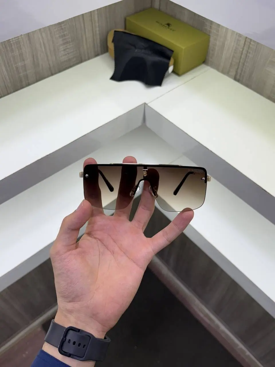 Burberry 1018 BrownGold - Image 2