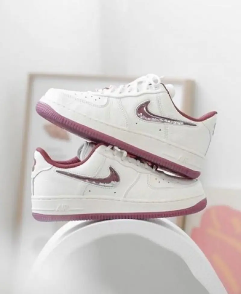 Nike AIRFORCE 1 VALENTINES DAY SEMI UA 161 - Image 4