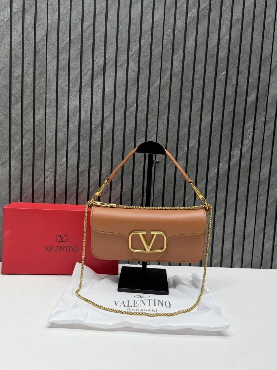 Valentinno Loco Large ShoulderBag With OriginalBox & DustCover - Image 4