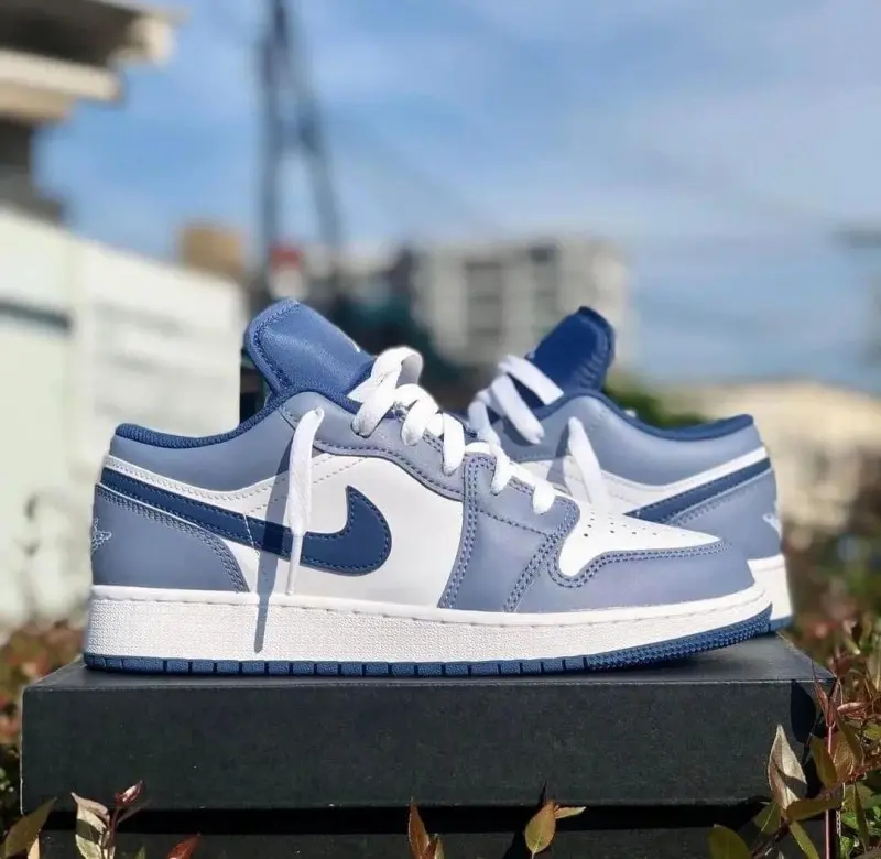 Nike Air Jordan Retro 1 Low Steel Blue - Image 2