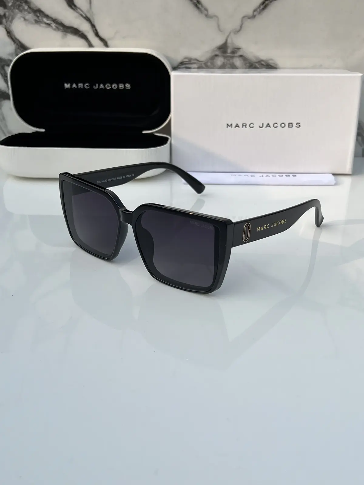 Marc jacobs 80186 black shaded